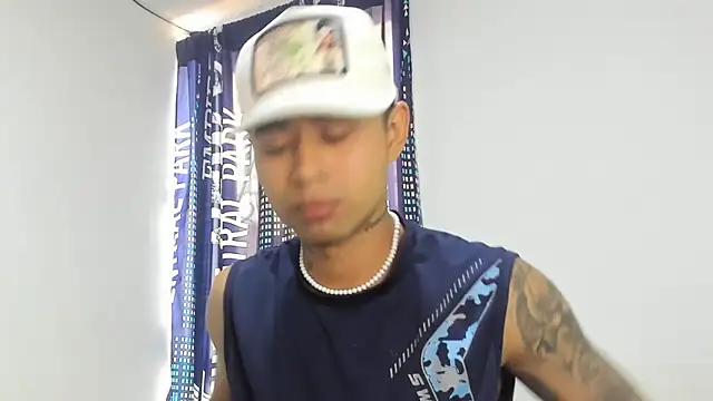 Snapshot of _Logan_Colton_ chatting on 10-17-25, 08:22 Logan Colton online show from 10-17-25, 08:22