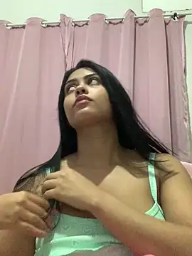 Snapshot of afroditii chatting on 11-06-25, 01:17 afroditii online show from 11-06-25, 01:17