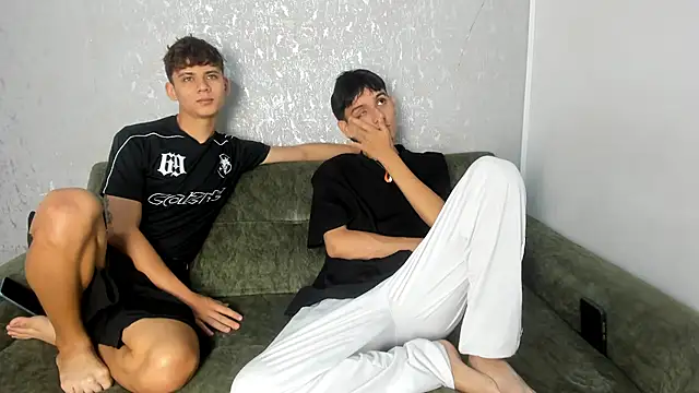 Snapshot of willy_sexxx18 chatting on 07-16-26, 02:01 willy sexxx18 online show from 07-16-26, 02:01