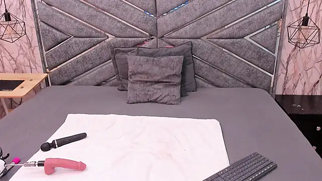 SASHA BROWNIE   online show from 03-06-26, 07:32