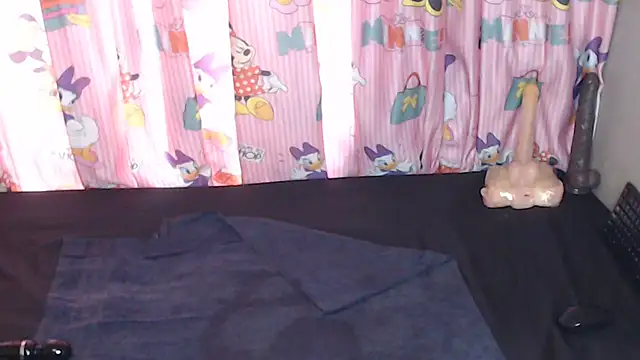 TrishahXo online show from 03-27-26, 08:09