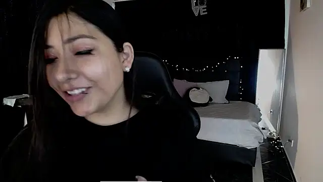 Snapshot of Mia_1120 chatting on 09-10-25, 04:40 Mia 1120 online show from 09-10-25, 04:40