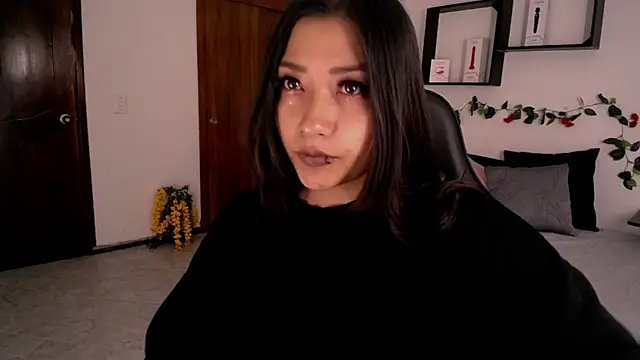 Snapshot of Mia_1120 chatting on 10-20-25, 12:38 Mia 1120 online show from 10-20-25, 12:38