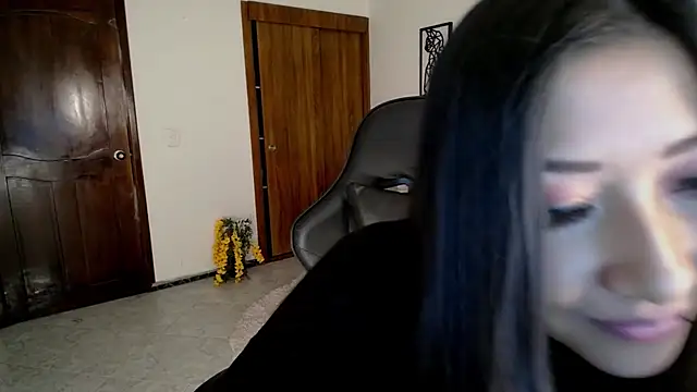 Snapshot of Mia_1120 chatting on 10-24-25, 02:24 Mia 1120 online show from 10-24-25, 02:24