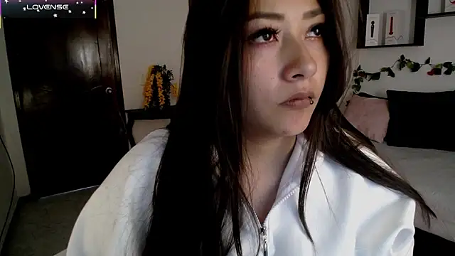 Snapshot of Mia_1120 chatting on 11-04-25, 08:19 Mia 1120 online show from 11-04-25, 08:19