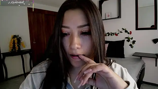 Snapshot of Mia_1120 chatting on 11-05-25, 08:42 Mia 1120 online show from 11-05-25, 08:42