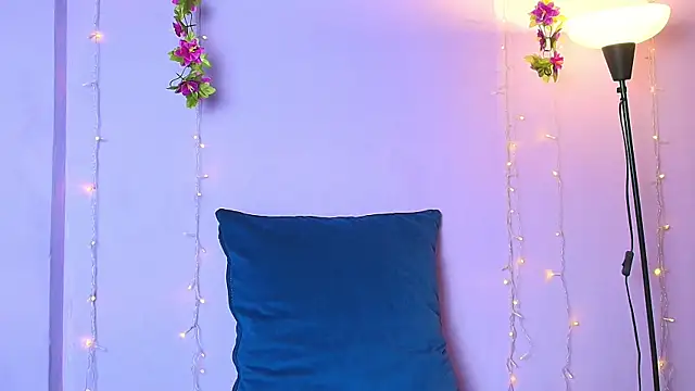 Dafne Mel online show from 11-17-25, 12:33