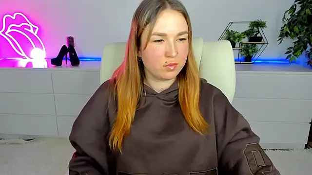 Sofii darling online show from 02-18-26, 05:31