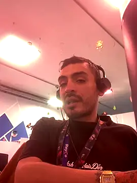 malek xarx  online show from 11-28-25, 02:53