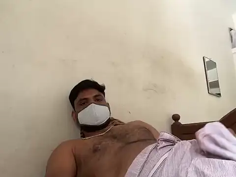 Snapshot of HandsomeMche chatting on 09-15-25, 03:39 HandsomeMche online show from 09-15-25, 03:39