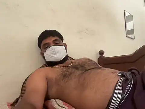 Snapshot of HandsomeMche chatting on 09-30-25, 05:34 HandsomeMche online show from 09-30-25, 05:34