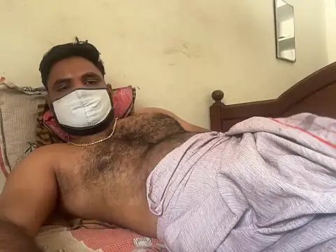 Snapshot of HandsomeMche chatting on 10-23-25, 06:13 HandsomeMche online show from 10-23-25, 06:13