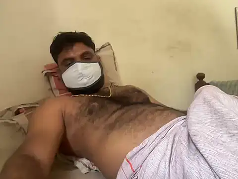 Snapshot of HandsomeMche chatting on 11-06-25, 06:14 HandsomeMche online show from 11-06-25, 06:14