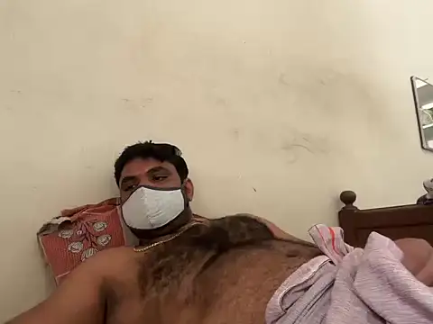 Snapshot of HandsomeMche chatting on 12-05-25, 06:22 HandsomeMche online show from 12-05-25, 06:22