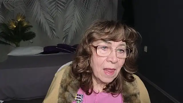 Betty Brick online show from 04-11-26, 09:57