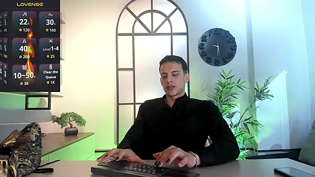 Dustin Sonne online show from 10-13-25, 03:28