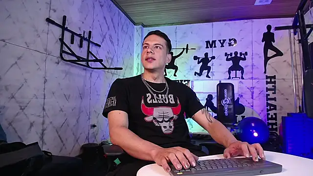 Snapshot of Dustin_Sonne chatting on 04-26-26, 03:37 Dustin Sonne online show from 04-26-26, 03:37