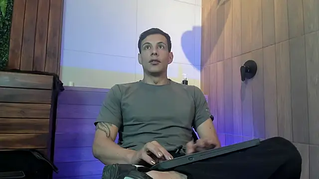 Snapshot of Dustin_Sonne chatting on 05-03-26, 03:34 Dustin Sonne online show from 05-03-26, 03:34