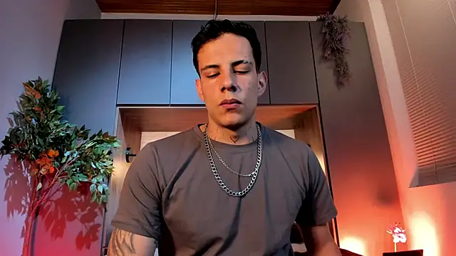 Snapshot of Dustin_Sonne chatting on 05-16-26, 03:47 Dustin Sonne online show from 05-16-26, 03:47