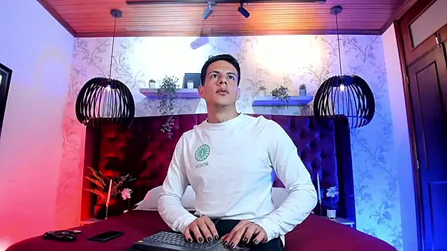 Snapshot of Dustin_Sonne chatting on 05-20-26, 03:34 Dustin Sonne online show from 05-20-26, 03:34