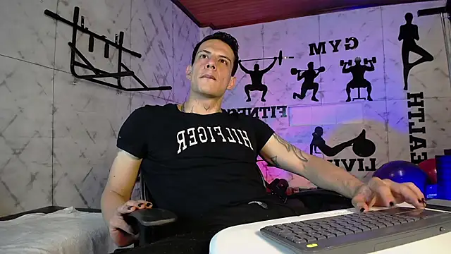 Snapshot of Dustin_Sonne chatting on 05-24-26, 03:22 Dustin Sonne online show from 05-24-26, 03:22