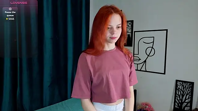 Snapshot of SynnoveBann chatting on 11-17-25, 01:11 SynnoveBann online show from 11-17-25, 01:11