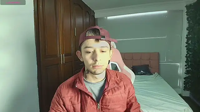 Aleecandrews online show from 10-29-25, 07:04