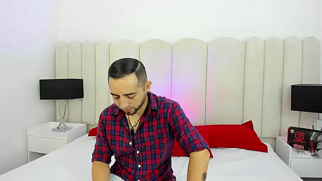 Lushian  online show from 04-11-26, 03:38