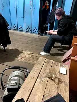 Snapshot of ReginaAndGordon chatting on 11-07-25, 02:17 ReginaAndGordon online show from 11-07-25, 02:17