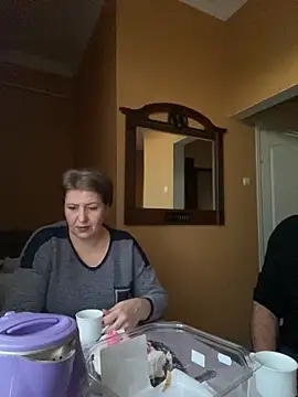 Snapshot of ReginaAndGordon chatting on 12-19-25, 01:40 ReginaAndGordon online show from 12-19-25, 01:40