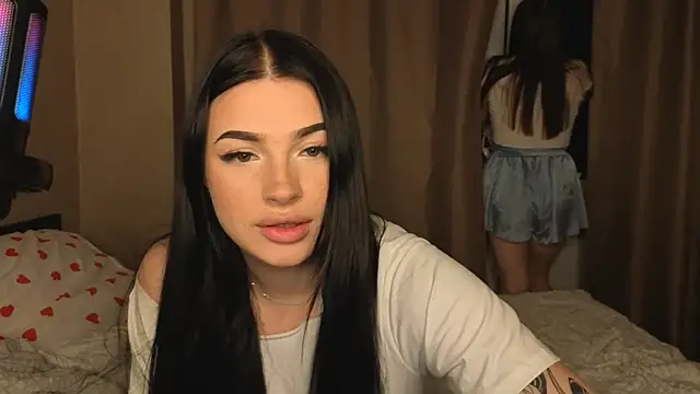 Snapshot of honey_____bunny chatting on 10-23-25, 03:33 honey bunny online show from 10-23-25, 03:33