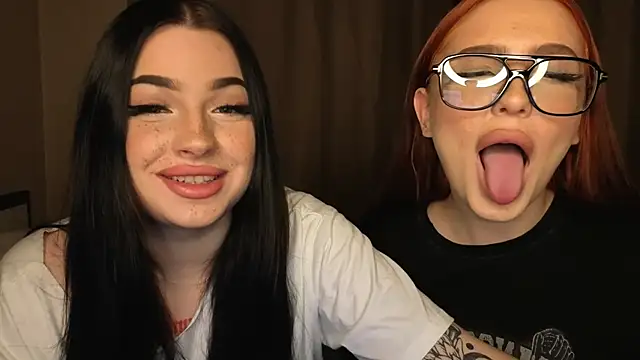 Snapshot of honey_____bunny chatting on 11-19-25, 04:40 honey bunny online show from 11-19-25, 04:40