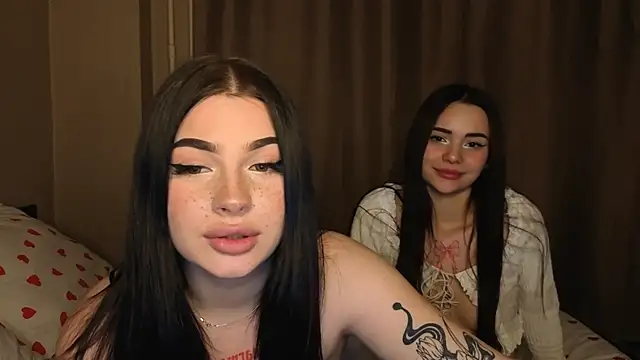 Snapshot of honey_____bunny chatting on 12-04-25, 02:26 honey bunny online show from 12-04-25, 02:26