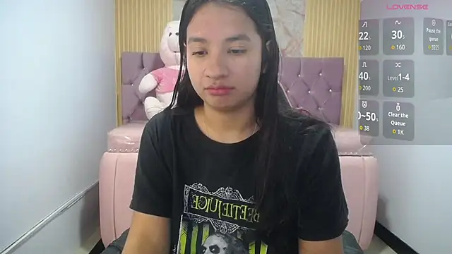 Snapshot of Irina_evans_s1 chatting on 10-11-25, 04:49 Irina evans s1 online show from 10-11-25, 04:49