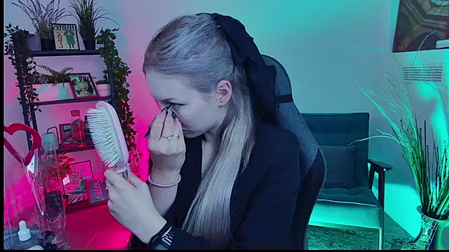 AvaDaviis online show from 09-24-25, 11:02