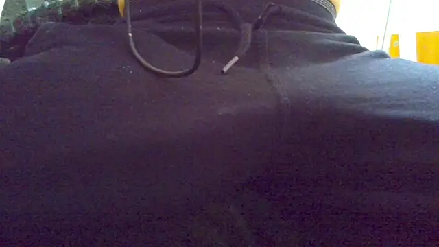 Snapshot of HairyHornyTwinkx chatting on 11-21-25, 03:11 HairyHornyTwinkx online show from 11-21-25, 03:11