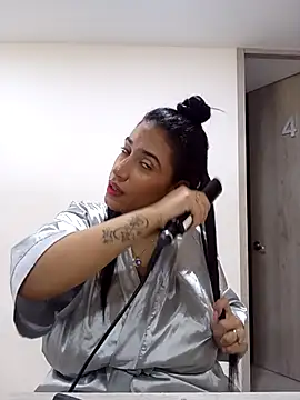 Samantha hotly online show from 10-09-25, 01:20