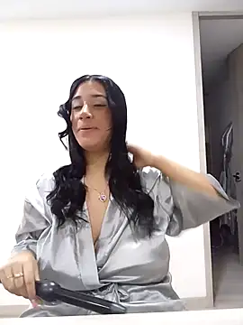 Samantha hotly online show from 10-15-25, 01:44