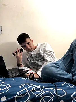 Snapshot of Cesar_Augusto chatting on 09-27-25, 05:12 Cesar Augusto online show from 09-27-25, 05:12