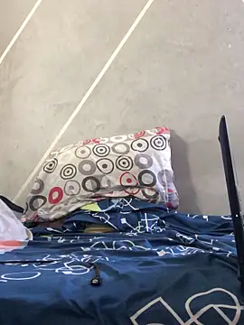 Snapshot of Cesar_Augusto chatting on 10-24-25, 01:29 Cesar Augusto online show from 10-24-25, 01:29