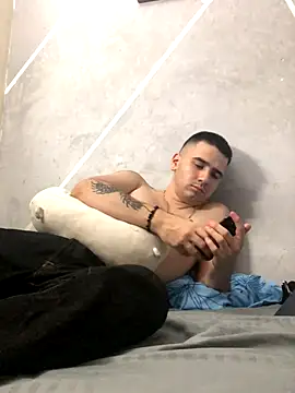 Snapshot of Cesar_Augusto chatting on 10-26-25, 12:49 Cesar Augusto online show from 10-26-25, 12:49