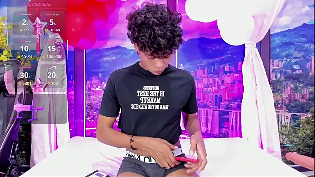 Snapshot of MilthonDelis chatting on 09-30-25, 03:00 MilthonDelis online show from 09-30-25, 03:00