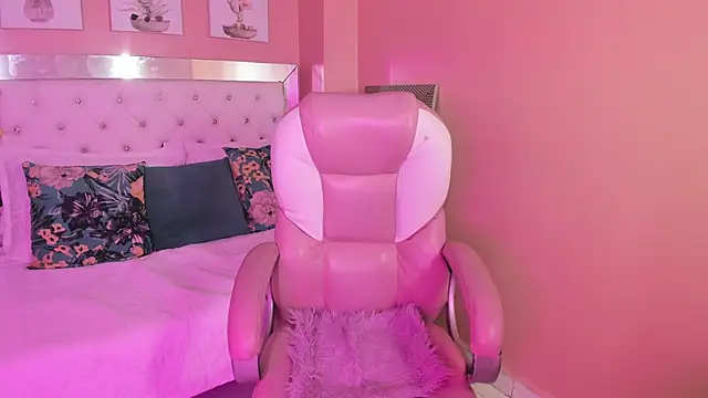 Emilybeltons online show from 02-18-26, 07:10