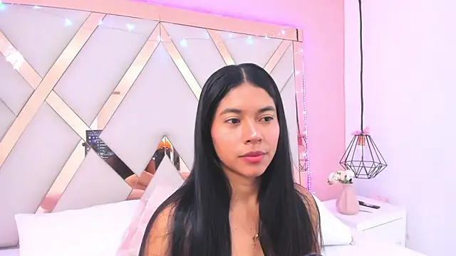 Snapshot of samantaa_shy chatting on 06-15-26, 10:56 samantaa shy online show from 06-15-26, 10:56