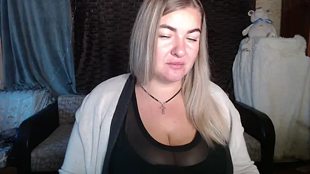 NikaSkylink online show from 10-15-25, 03:39