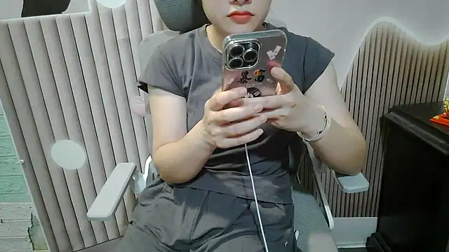 Emachiii online show from 09-21-25, 12:51