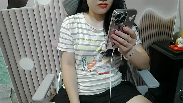 Emachiii online show from 09-28-25, 04:29