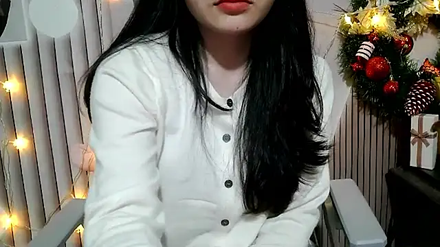 Emachiii online show from 12-17-25, 01:28