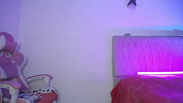 Snapshot of Stepha_babe chatting on 09-16-25, 04:24 Stepha babe online show from 09-16-25, 04:24