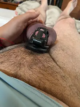 Snapshot of Malesub-84 chatting on 06-19-26, 01:37 Malesub-84 online show from 06-19-26, 01:37